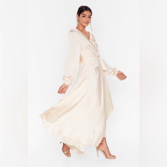 NEW NASTY GAL Cream Ivory Satin Cowl Plunge Long Sleeve Bridal Maxi Dress Gown 8 - Picture 13 of 16